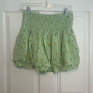 HOLLISTER - SMOCKED LEMON SKORT (FLAW)